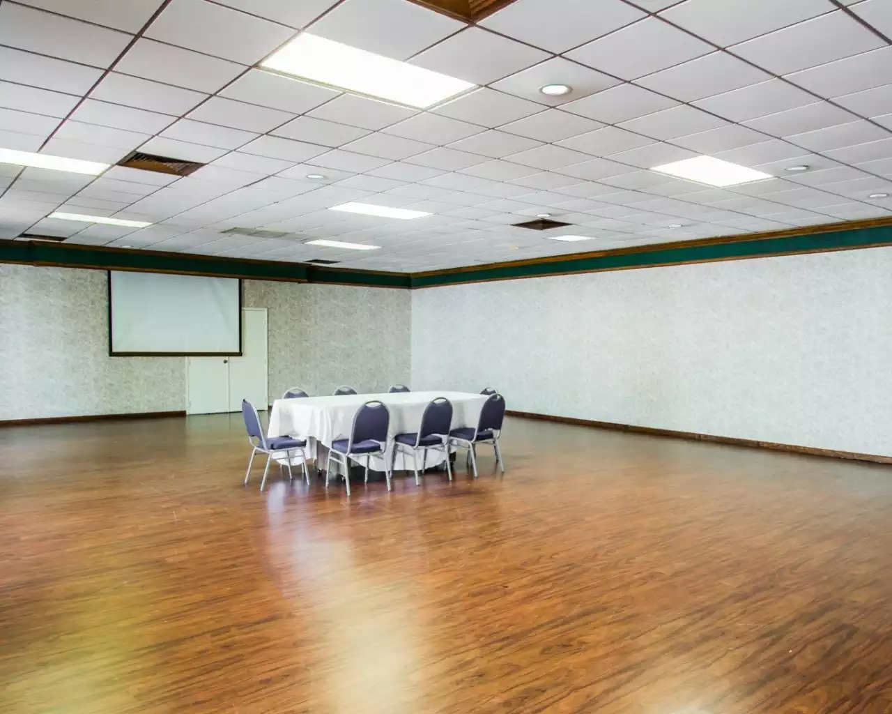 Econolodge-9.jpg